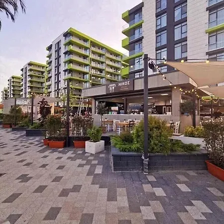 Sea Breeze - Pool & Apartment 3*